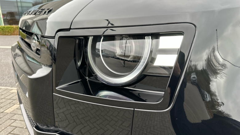 Land Rover Defender 3.0 D350 X-Dynamic SE 110 5dr Auto Diesel Estate